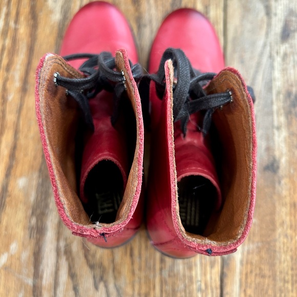 Frye Ombré Red Lace-Up Leather Boots - Picture 5 of 10